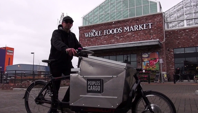 V Brooklyne distribuujú potraviny na bicykloch.