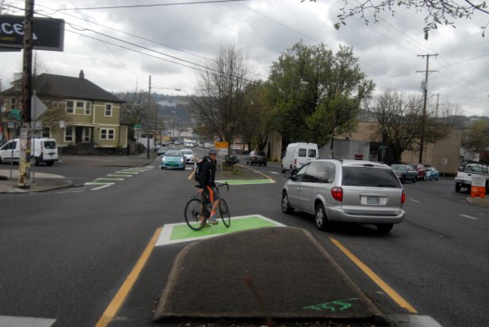 Portland zavádza ochranné čakacie plochy pre cyklistov