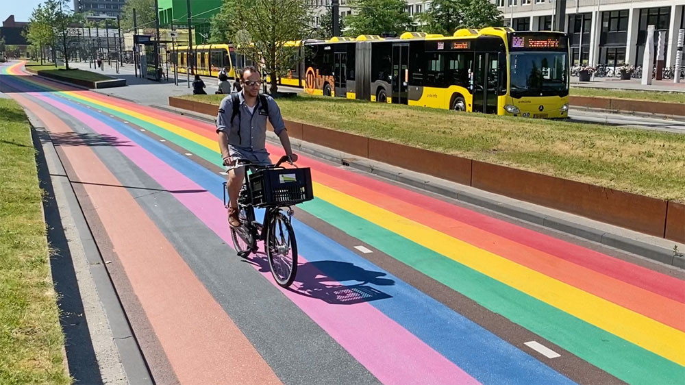 Utrecht otvoril prvú dúhovú cyklotrasu