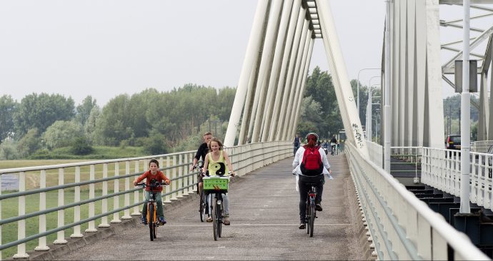 Holandsko investuje 1,1 miliardy na podporu cykloinfraštruktúry