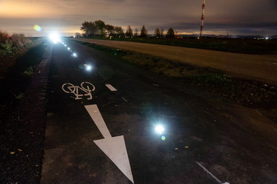 Nová svetielkujúca cyklotrasa medzi obcou Jaslovské Bohunice a atómovou elektrárňou
